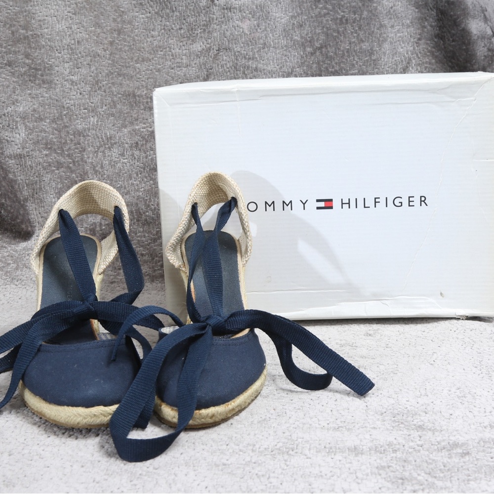 🎤🎉 Tommy Hilfiger “Tiffany” Canvas Strappy Espradille Wedge Shoes Sz 7.5 - Picture 2 of 9